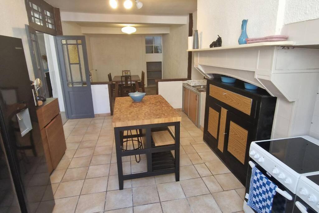 Chambre Dans Maison De Ville - 2 Personnes Oloron-Sainte-Marie Exterior foto